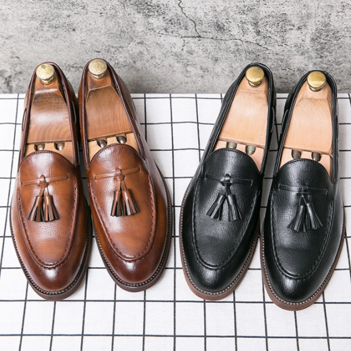 The Hawthorne Park Men’s Pointed Toe Tassel Leather Slip On Loafers