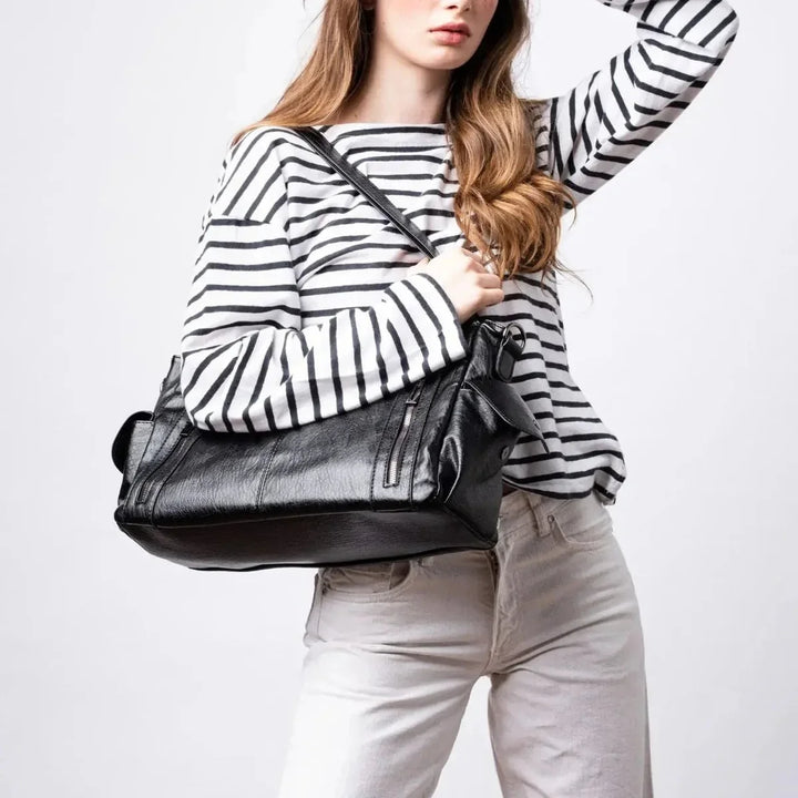 Classic Everyday Tote – Stylish and Roomy Shoulder Bag Crafted from Soft Vegan Leather