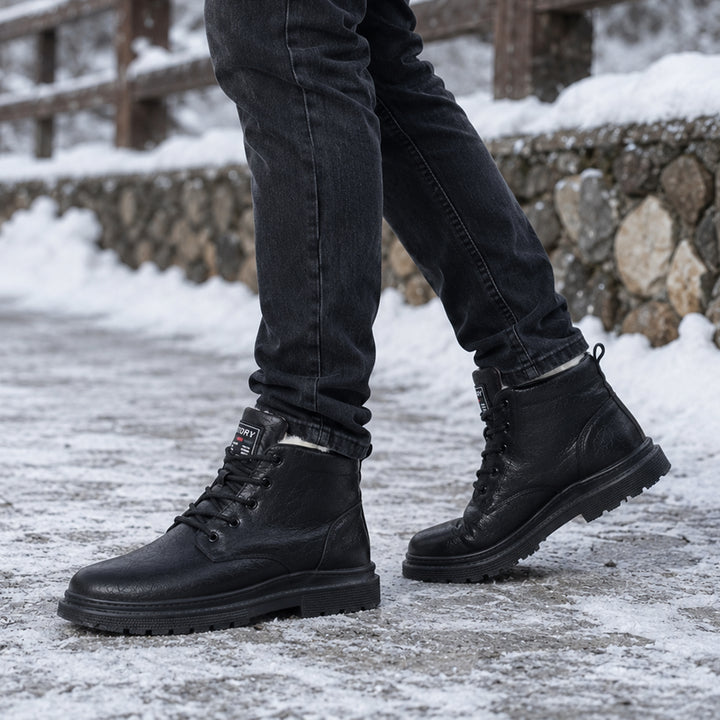 The Silverfield Men’s Classic Lace Up Leather Ankle Snow Boots