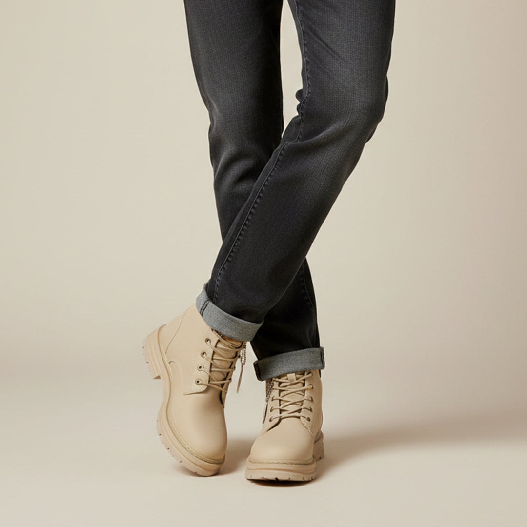 The Silverlake Men’s Cozy Fur Lined Insulated Snow Boots