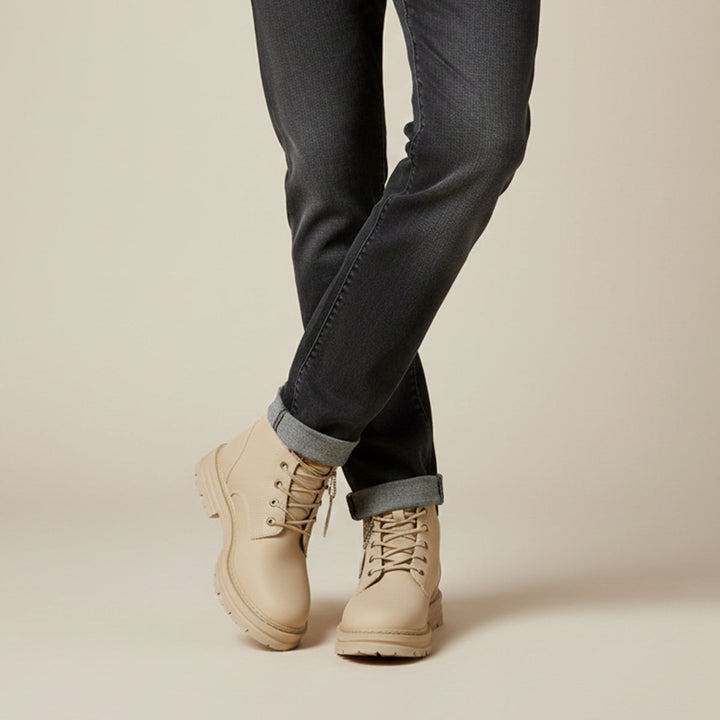 The Silverlake Men’s Cozy Fur Lined Insulated Snow Boots